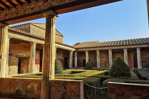Pompeii Day Trip from Rome by Fast Train and Car Service