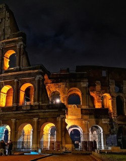 Colosseum Tour by Night with Underground & Roman Forum