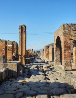 Naples Shore Excursion to Pompeii & the Archaeological Naples Museum