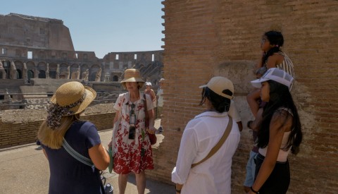 Colosseum with Gladiator Arena Floor, Forum and Palatine Hill Semi-Private Tour - image 3