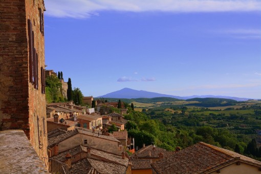 Pienza & Montepulciano Tour with Wine Tasting and Farm Lunch